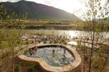Soaking-Pools-at-the-Iron-Mountain-Hot-Springs-1-1024x683