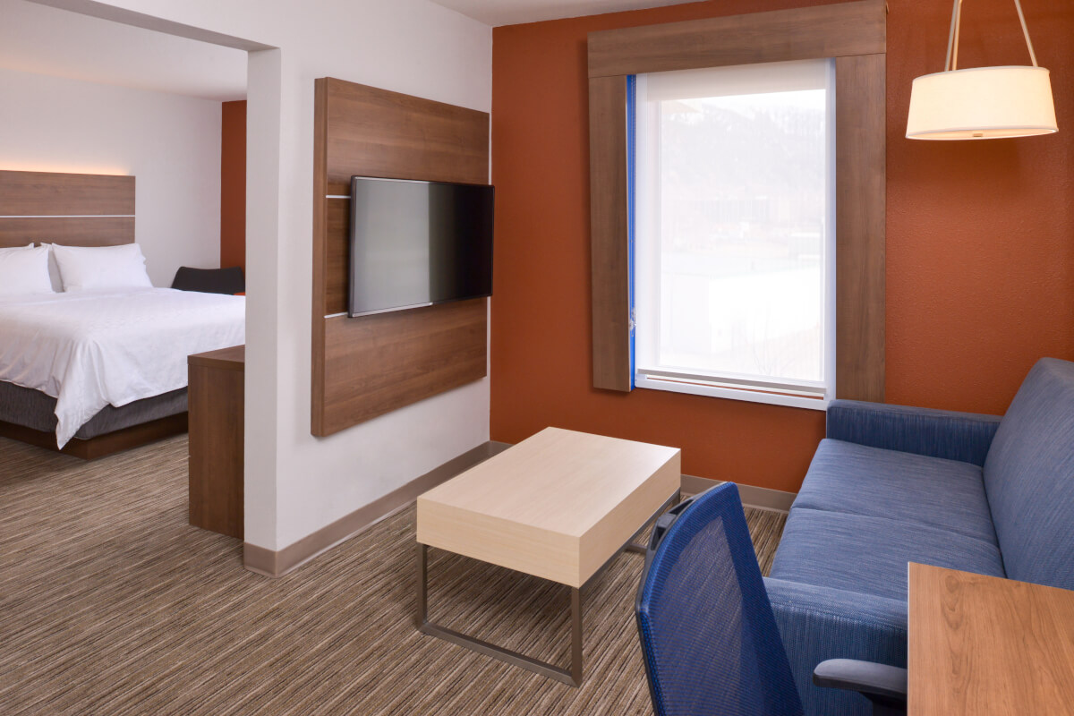 room suite at holiday inn express in glenwood springs, colorado